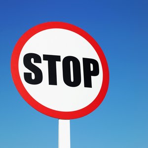 市场消费对比评测：开放式耳机与入耳式优劣